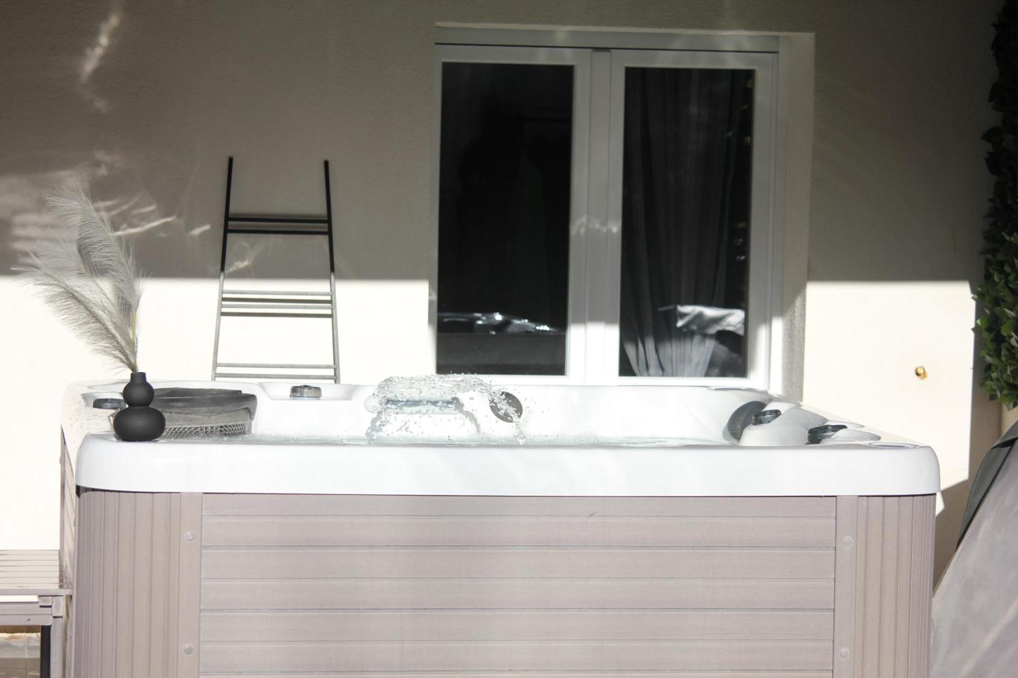 Sinalospa - Culiacan - Appartement Jardin Jacuzzi Sauna A 5 Minutes De Nancy Place Stanislas Champigneulles Екстер'єр фото